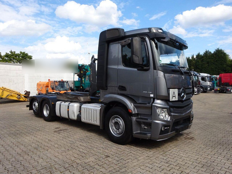 Mercedes-Benz Actros 2545 Hook lift truck 6x2 - Kancalı yükleyici kamyon, Vinçli kamyon: fotoğraf 3 Mercedes-Benz Actros 2545 Hook lift truck 6x2 - Kancalı yükleyici kamyon, Vinçli kamyon: fotoğraf 3
