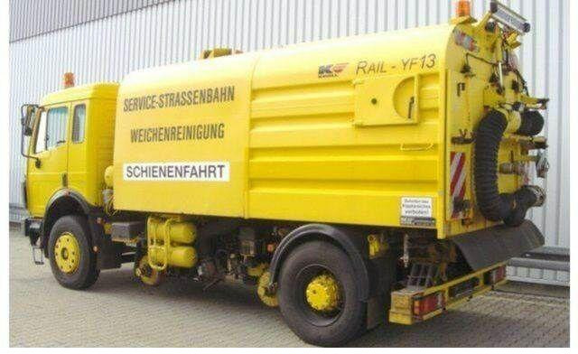 Mercedes-Benz SK 1820 4x2 Schienenreinigungs Kehrmaschine RAIL - Yol süpürme aracı: fotoğraf 3 Mercedes-Benz SK 1820 4x2 Schienenreinigungs Kehrmaschine RAIL - Yol süpürme aracı: fotoğraf 3