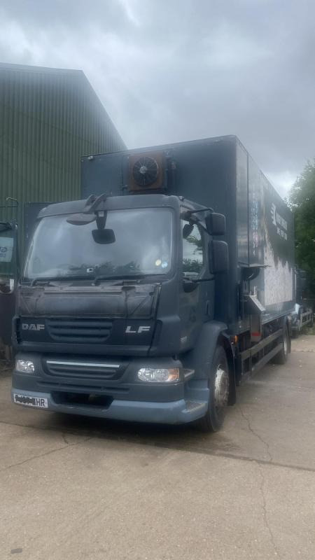 DAF LF 55-220 18 Ton Boxvan Fitted paper and Fabric Shredding Machine - Kapalı kasa kamyon, Atık toplama taşıt/ Özel amaçlı taşıt: fotoğraf 1 DAF LF 55-220 18 Ton Boxvan Fitted paper and Fabric Shredding Machine - Kapalı kasa kamyon, Atık toplama taşıt/ Özel amaçlı taşıt: fotoğraf 1