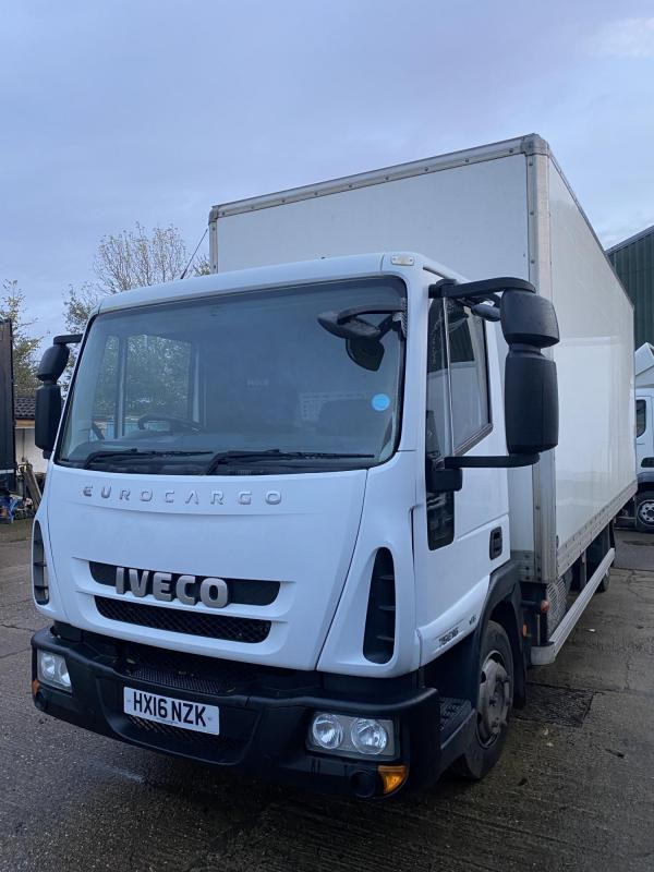 IVECO 75E16 7.5TON 20 ft boxvan with Tail Lift - Kapalı kasa kamyon: fotoğraf 3 IVECO 75E16 7.5TON 20 ft boxvan with Tail Lift - Kapalı kasa kamyon: fotoğraf 3
