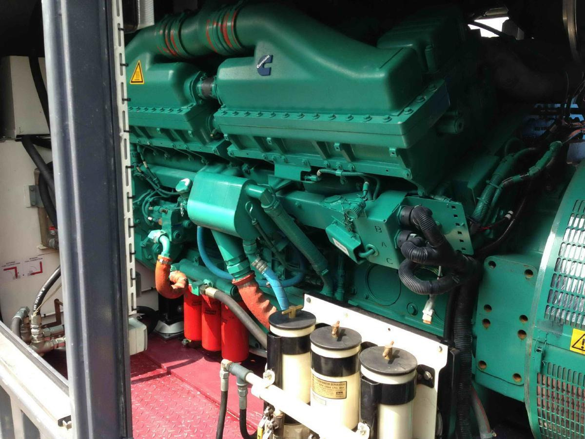 Cummins Generator 1250 KVA QSK45-G4 Engine Super silent Silent - Elektrikli jeneratör: fotoğraf 4 Cummins Generator 1250 KVA QSK45-G4 Engine Super silent Silent - Elektrikli jeneratör: fotoğraf 4