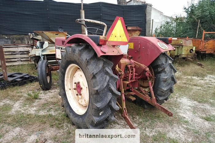 INTERNATIONAL 433 SA Farm Tractor | 2.5L Diesel | 4x2 | Brand New Tyres - Traktör: fotoğraf 5 INTERNATIONAL 433 SA Farm Tractor | 2.5L Diesel | 4x2 | Brand New Tyres - Traktör: fotoğraf 5