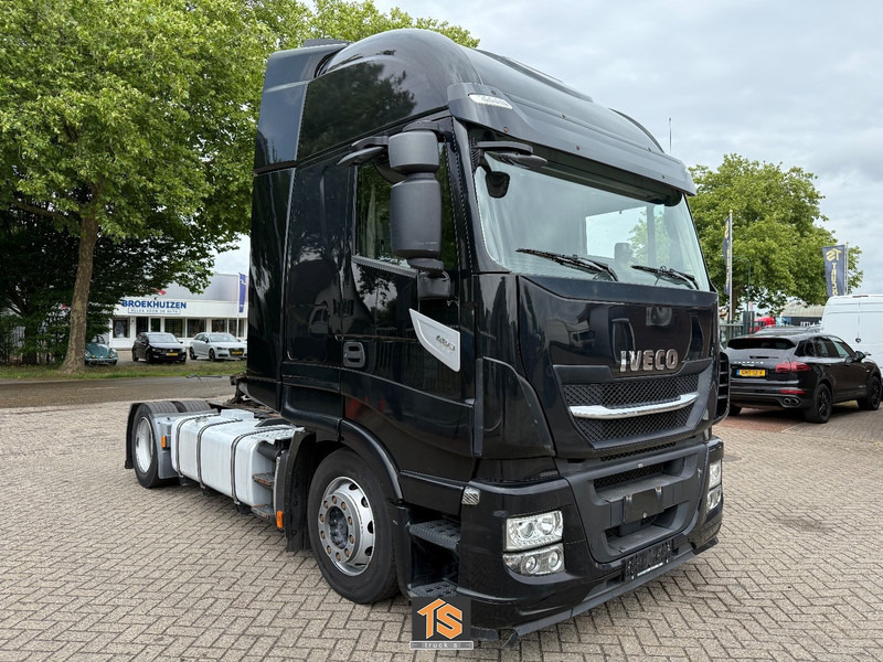 Iveco AS 460 Mega EURO 6 - AUTOMATIC - 2 TANKS - HEBESATTEL/HEFSCHOTEL/LIFTING FIFTH WHEEL - Çekici: fotoğraf 3 Iveco AS 460 Mega EURO 6 - AUTOMATIC - 2 TANKS - HEBESATTEL/HEFSCHOTEL/LIFTING FIFTH WHEEL - Çekici: fotoğraf 3