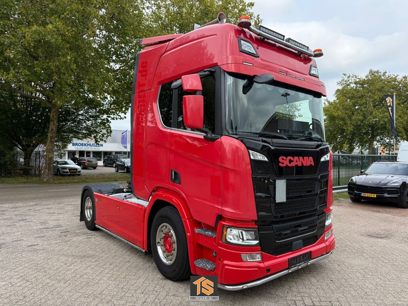 Scania R650 V8 - SHOW TRUCK - EURO 6 D - FULL AIR - RETARDER - GERMAN TRUCK - HYDRAULIC - TOP TOP TOP!! - Çekici: fotoğraf 5 Scania R650 V8 - SHOW TRUCK - EURO 6 D - FULL AIR - RETARDER - GERMAN TRUCK - HYDRAULIC - TOP TOP TOP!! - Çekici: fotoğraf 5
