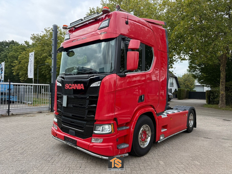 Scania R650 V8 - SHOW TRUCK - EURO 6 D - FULL AIR - RETARDER - GERMAN TRUCK - HYDRAULIC - TOP TOP TOP!! - Çekici: fotoğraf 1 Scania R650 V8 - SHOW TRUCK - EURO 6 D - FULL AIR - RETARDER - GERMAN TRUCK - HYDRAULIC - TOP TOP TOP!! - Çekici: fotoğraf 1