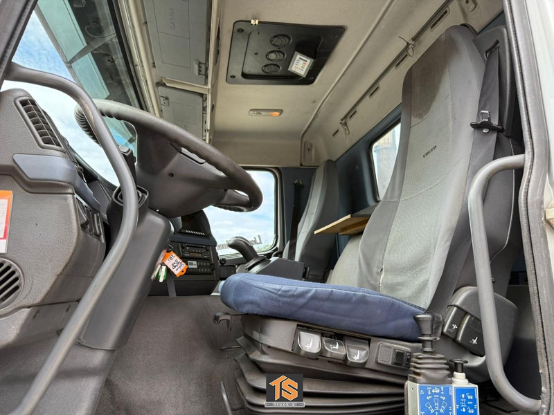 Volvo FM2000-T TERBERG 8X8 - EURO 5 - AUTOMATIC - KIPPER/TIPPER - NL TRUCK - ISOLATED HARDOX - TOP! - Damperli kamyon: fotoğraf 4 Volvo FM2000-T TERBERG 8X8 - EURO 5 - AUTOMATIC - KIPPER/TIPPER - NL TRUCK - ISOLATED HARDOX - TOP! - Damperli kamyon: fotoğraf 4