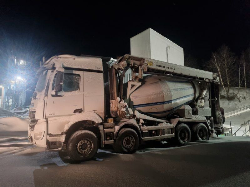 Mercedes-Benz 3251 / 9 m3 mixer + Liebher 12+4 - Transmikser: fotoğraf 1 Mercedes-Benz 3251 / 9 m3 mixer + Liebher 12+4 - Transmikser: fotoğraf 1