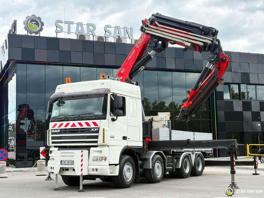 DAF XF 105.510 8x4 FASSI F800 XP Crane Fifth wheel - Vinçli kamyon: fotoğraf 2 DAF XF 105.510 8x4 FASSI F800 XP Crane Fifth wheel - Vinçli kamyon: fotoğraf 2