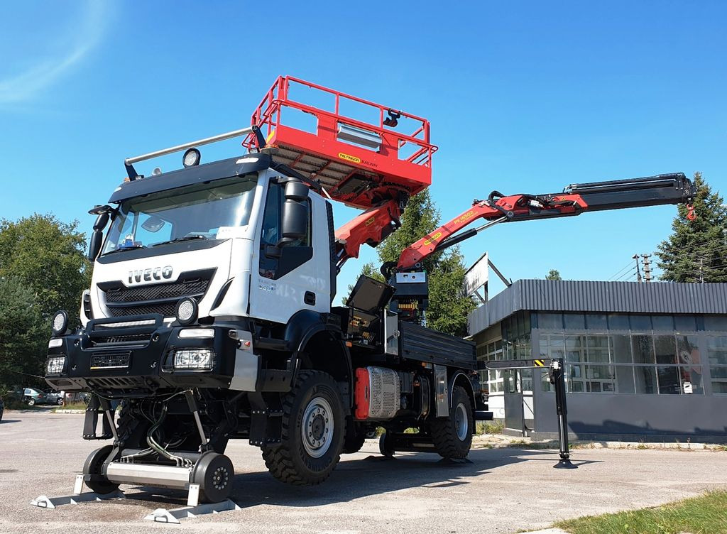 Iveco TRAKER 4x4 RAIL ROAD PALFINGER SCHIENEN TWO WAY - Araç üzerine platform: fotoğraf 1 Iveco TRAKER 4x4 RAIL ROAD PALFINGER SCHIENEN TWO WAY - Araç üzerine platform: fotoğraf 1