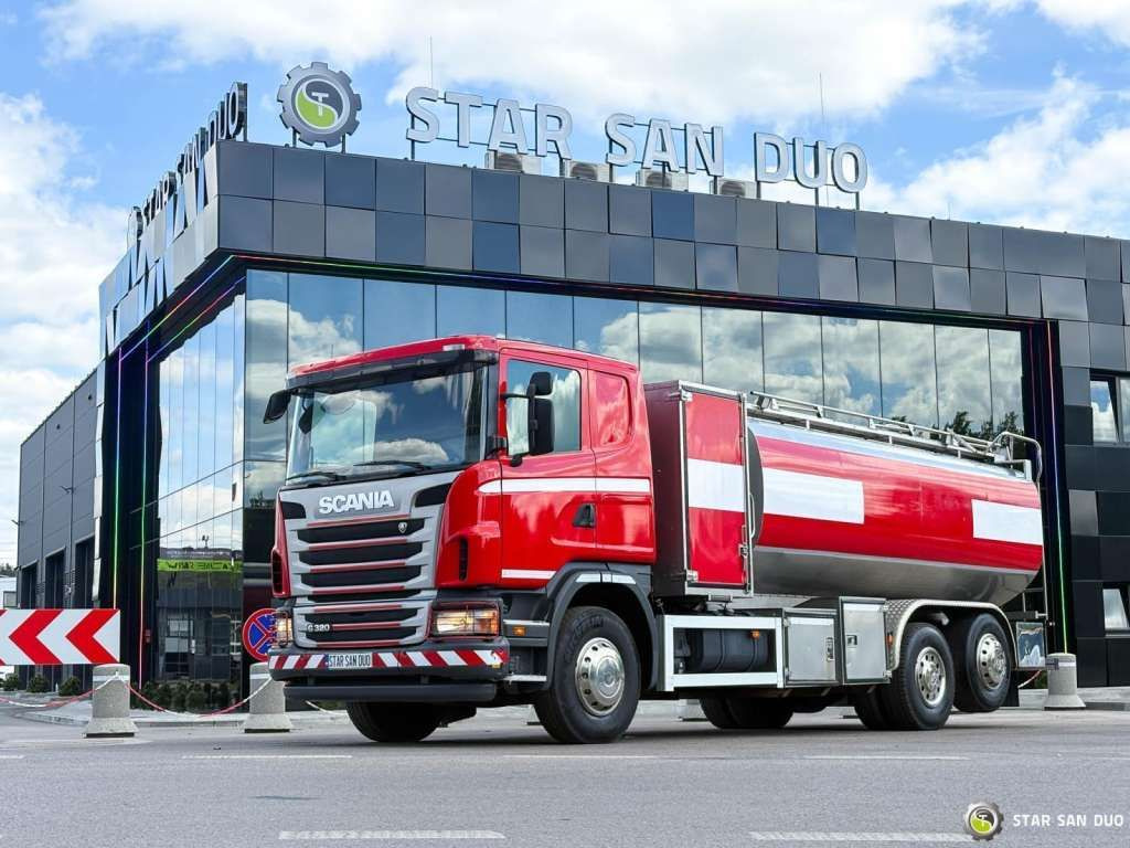 Scania D 320 FIRE BRIGADE Tank 12,000 Litres - Kamyon: fotoğraf 1 Scania D 320 FIRE BRIGADE Tank 12,000 Litres - Kamyon: fotoğraf 1