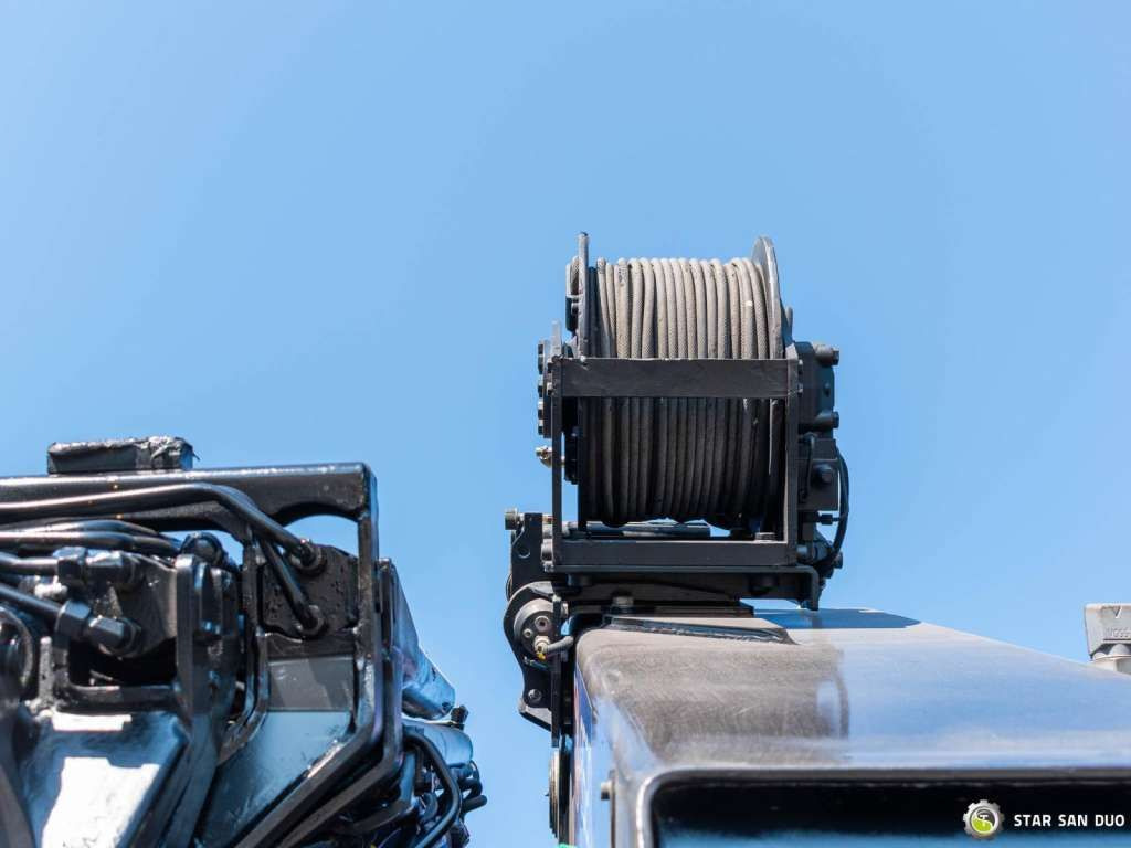 Vinçli kamyon Mercedes-Benz  AROCS 3251 8x4 HMF 8520 Fly Jib Winch: fotoğraf 24