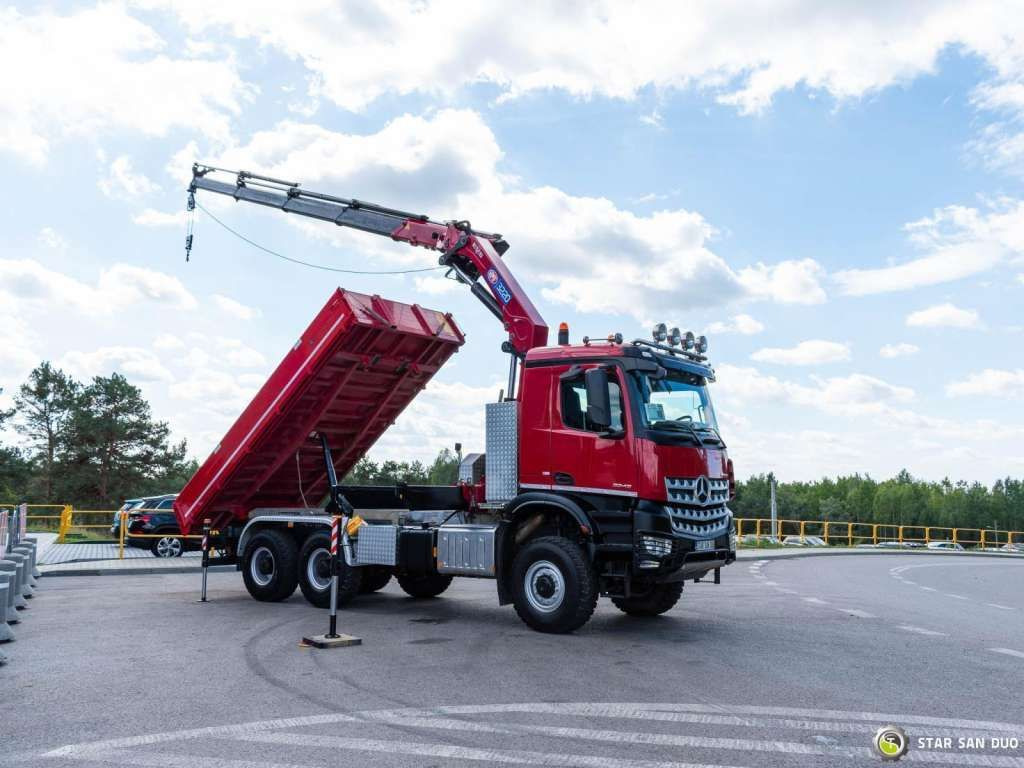 Mercedes-Benz AROCS 3345 6x6 HMF 3220 Winch Crane Tipper - Damperli kamyon: fotoğraf 5 Mercedes-Benz AROCS 3345 6x6 HMF 3220 Winch Crane Tipper - Damperli kamyon: fotoğraf 5