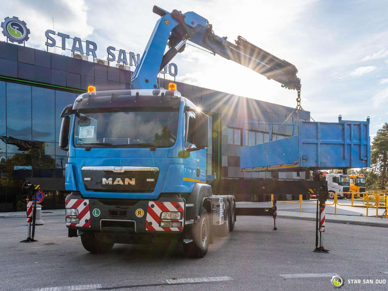 - Vinçli kamyon: fotoğraf 3 - Vinçli kamyon: fotoğraf 3