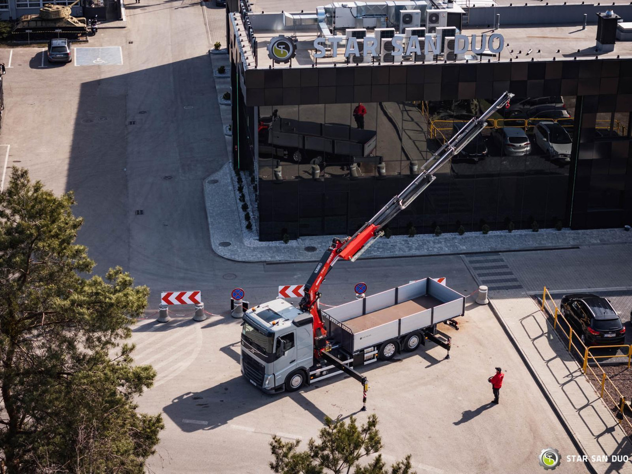 - Vinçli kamyon: fotoğraf 4 - Vinçli kamyon: fotoğraf 4