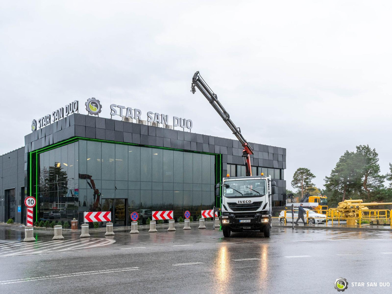 - Vinçli kamyon: fotoğraf 5 - Vinçli kamyon: fotoğraf 5