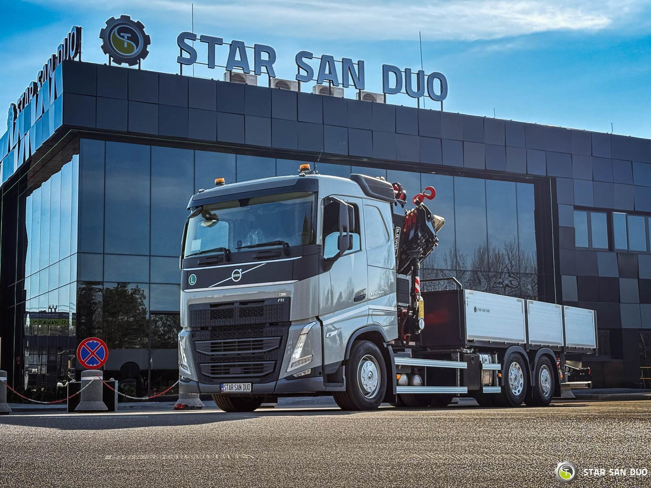 - Vinçli kamyon: fotoğraf 3 - Vinçli kamyon: fotoğraf 3