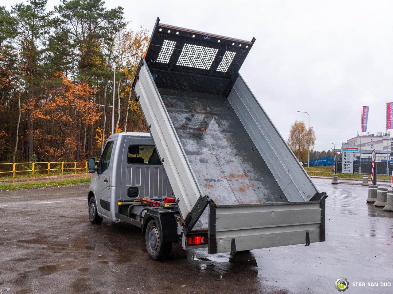 - Damperli kamyon: fotoğraf 2 - Damperli kamyon: fotoğraf 2