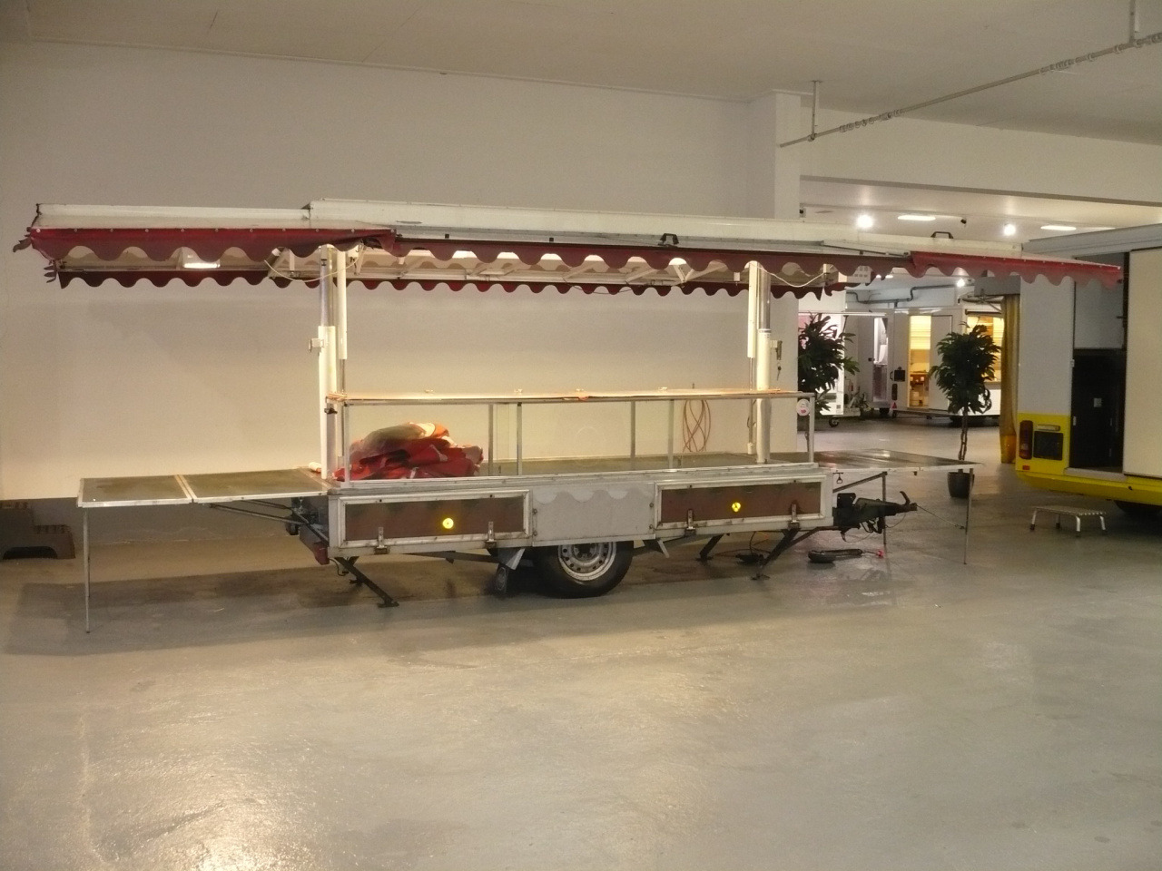 Verkaufsanhänger Alf - Büfe karavan: fotoğraf 1 Verkaufsanhänger Alf - Büfe karavan: fotoğraf 1