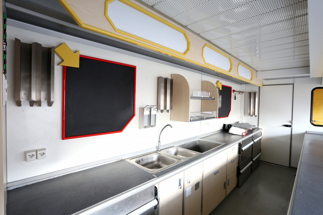 Verkaufsanhänger BORCO HÖHNS - Büfe karavan: fotoğraf 5 Verkaufsanhänger BORCO HÖHNS - Büfe karavan: fotoğraf 5