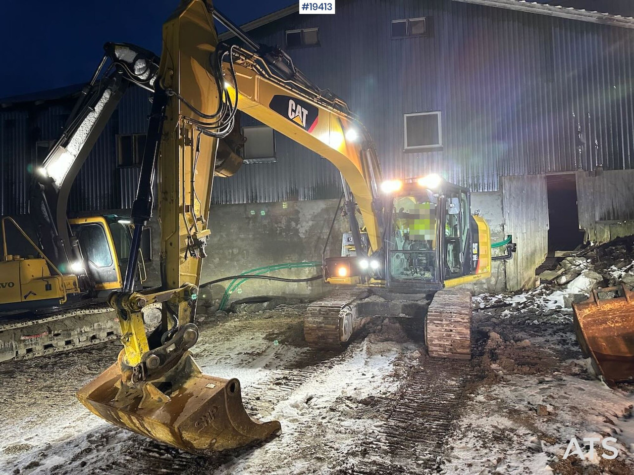 CAT 318EL crawler excavator w/ Cleaning bucket, tooth bucket and rototilt. WATCH VIDEO. - Ekskavatör: fotoğraf 1 CAT 318EL crawler excavator w/ Cleaning bucket, tooth bucket and rototilt. WATCH VIDEO. - Ekskavatör: fotoğraf 1
