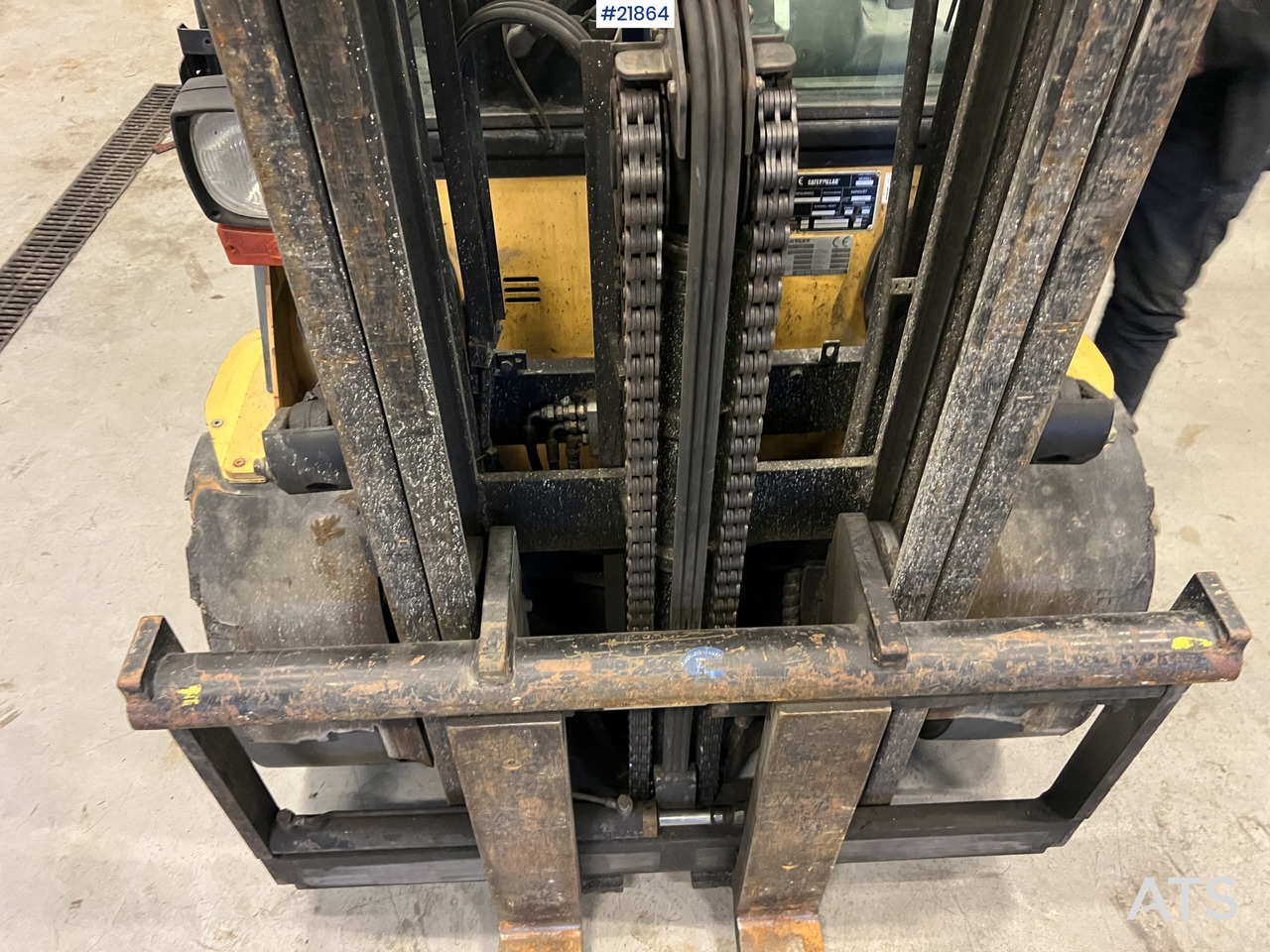 CAT DP30N truck - Dizel forklift: fotoğraf 4 CAT DP30N truck - Dizel forklift: fotoğraf 4