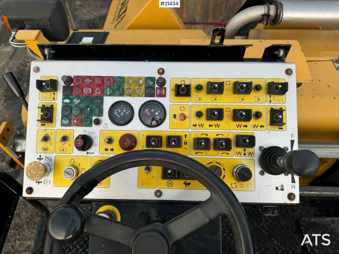 Asfalt serici Caterpillar AP 300: fotoğraf 30