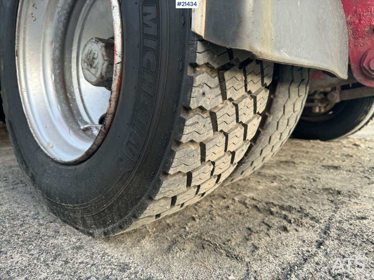Asfalt serici Caterpillar AP 300: fotoğraf 9