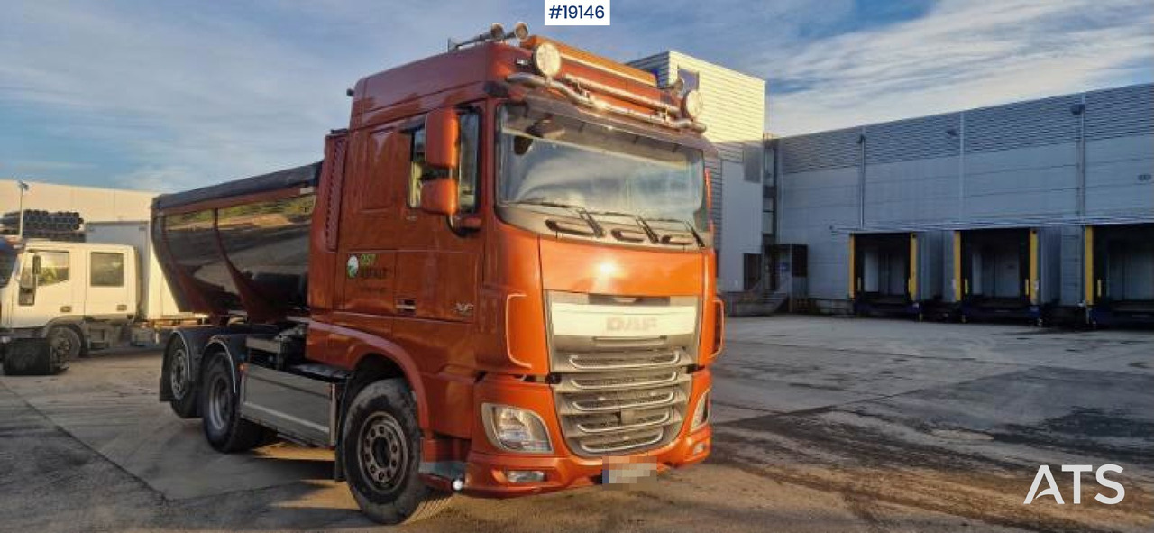 DAF XF510 - Asfalt döşeme aracı: fotoğraf 1 DAF XF510 - Asfalt döşeme aracı: fotoğraf 1