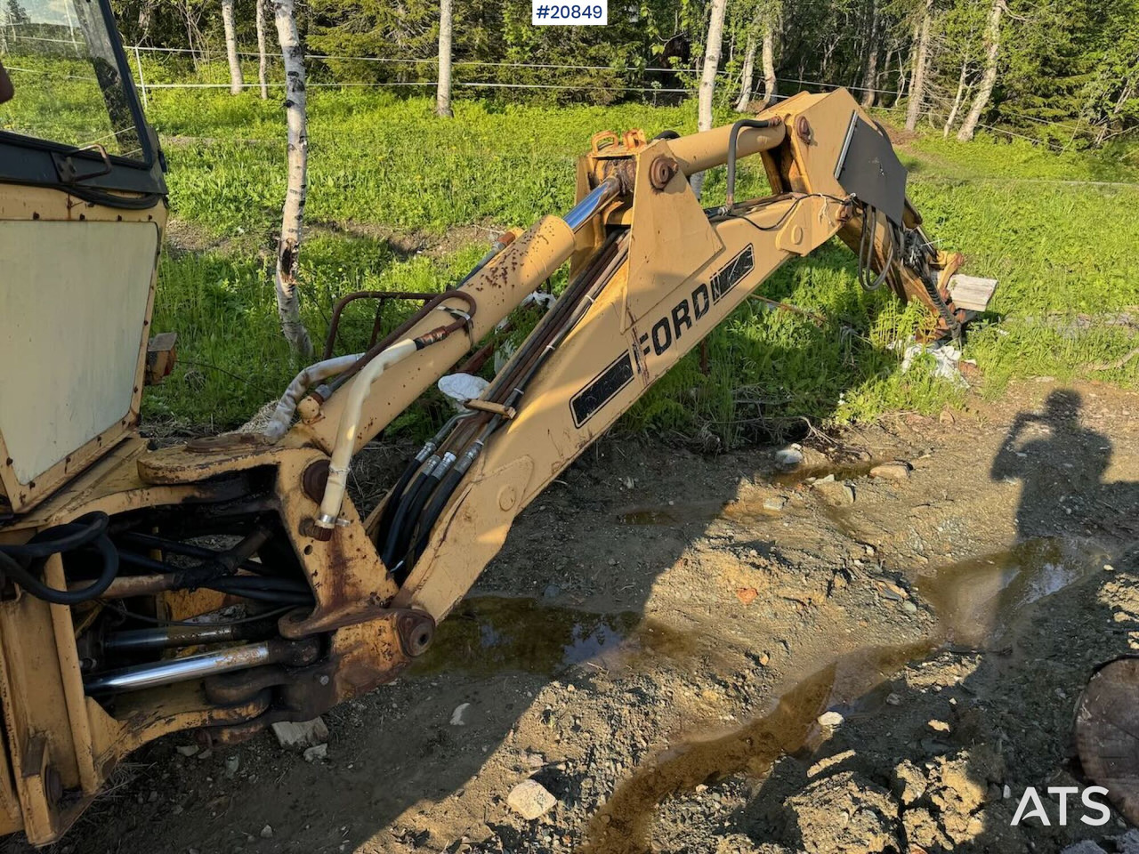 Ford 555 Traktorgraver m/ 2 frontskuffer og 2 graveskuffer - Iş makinesi: fotoğraf 5 Ford 555 Traktorgraver m/ 2 frontskuffer og 2 graveskuffer - Iş makinesi: fotoğraf 5