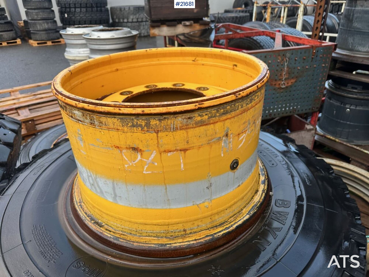 Hilo Dekkene har stått på en Volvo L60E - Lastikler ve jantlar - İş makinaları: fotoğraf 5 Hilo Dekkene har stått på en Volvo L60E - Lastikler ve jantlar - İş makinaları: fotoğraf 5