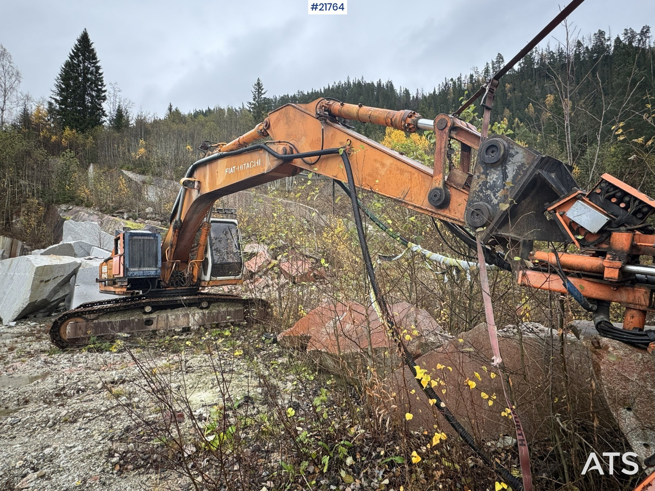 Hitachi Ca 1988 Hitachi FH220LC graver selges som rep.objekt. Ikke kjørbar. - Paletli ekskavatör: fotoğraf 4 Hitachi Ca 1988 Hitachi FH220LC graver selges som rep.objekt. Ikke kjørbar. - Paletli ekskavatör: fotoğraf 4