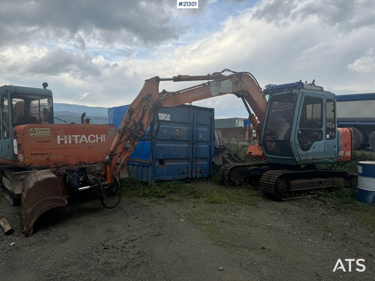 Hitachi EX60 - Paletli ekskavatör: fotoğraf 1 Hitachi EX60 - Paletli ekskavatör: fotoğraf 1