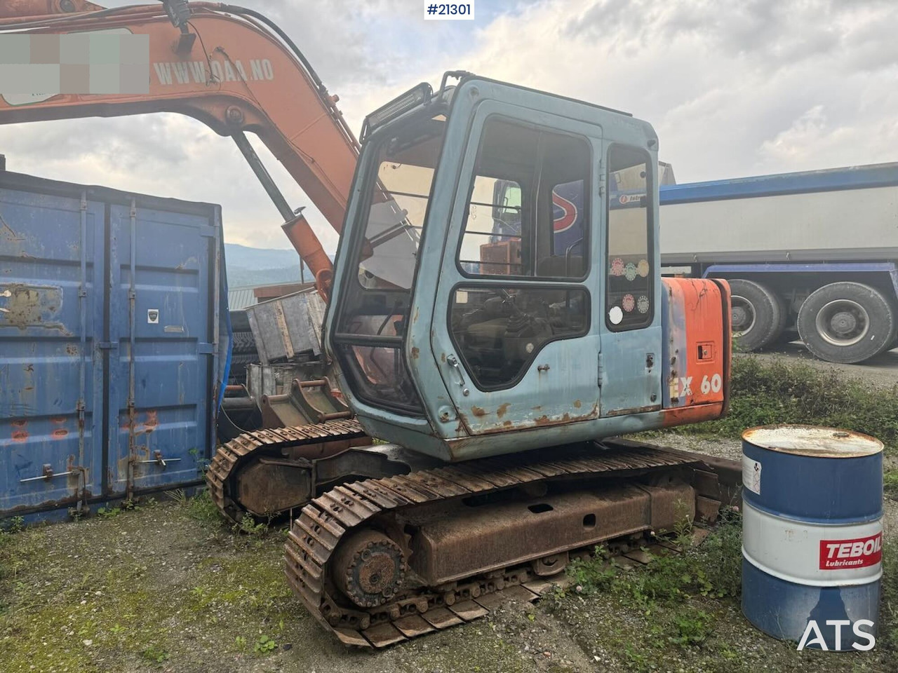 Hitachi EX60 - Paletli ekskavatör: fotoğraf 3 Hitachi EX60 - Paletli ekskavatör: fotoğraf 3