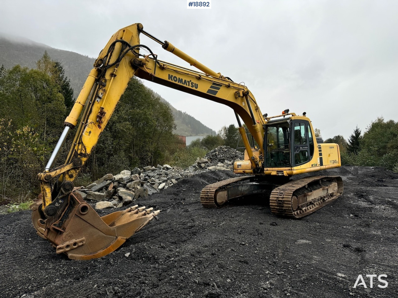 Komatsu PC240LC-6K Beltegraver m/ Graveskuffe - Ekskavatör: fotoğraf 1 Komatsu PC240LC-6K Beltegraver m/ Graveskuffe - Ekskavatör: fotoğraf 1