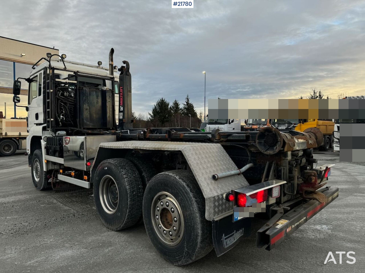 MAN TGS 28.480 6x4 brøyterigget Krokbil m/ underliggende skjær og kranhydraulikk. - Kancalı yükleyici kamyon: fotoğraf 4 MAN TGS 28.480 6x4 brøyterigget Krokbil m/ underliggende skjær og kranhydraulikk. - Kancalı yükleyici kamyon: fotoğraf 4