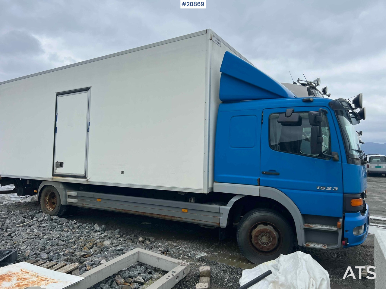 Mercedes 1523 - Kapalı kasa kamyon: fotoğraf 5 Mercedes 1523 - Kapalı kasa kamyon: fotoğraf 5