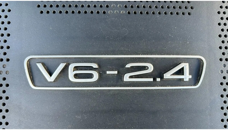 Audi 2.4 Benzine V6 - Binek araba: fotoğraf 5 Audi 2.4 Benzine V6 - Binek araba: fotoğraf 5