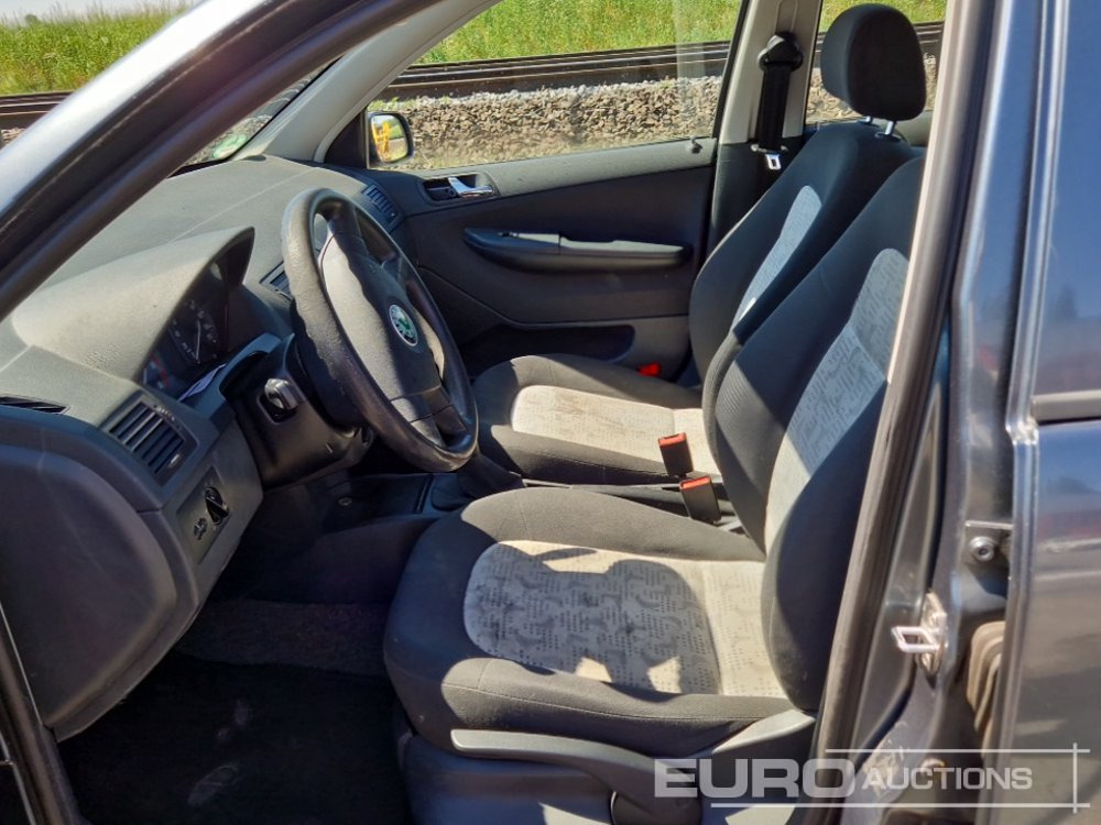 Binek araba 2004 Skoda FABIA 1.4: fotoğraf 27