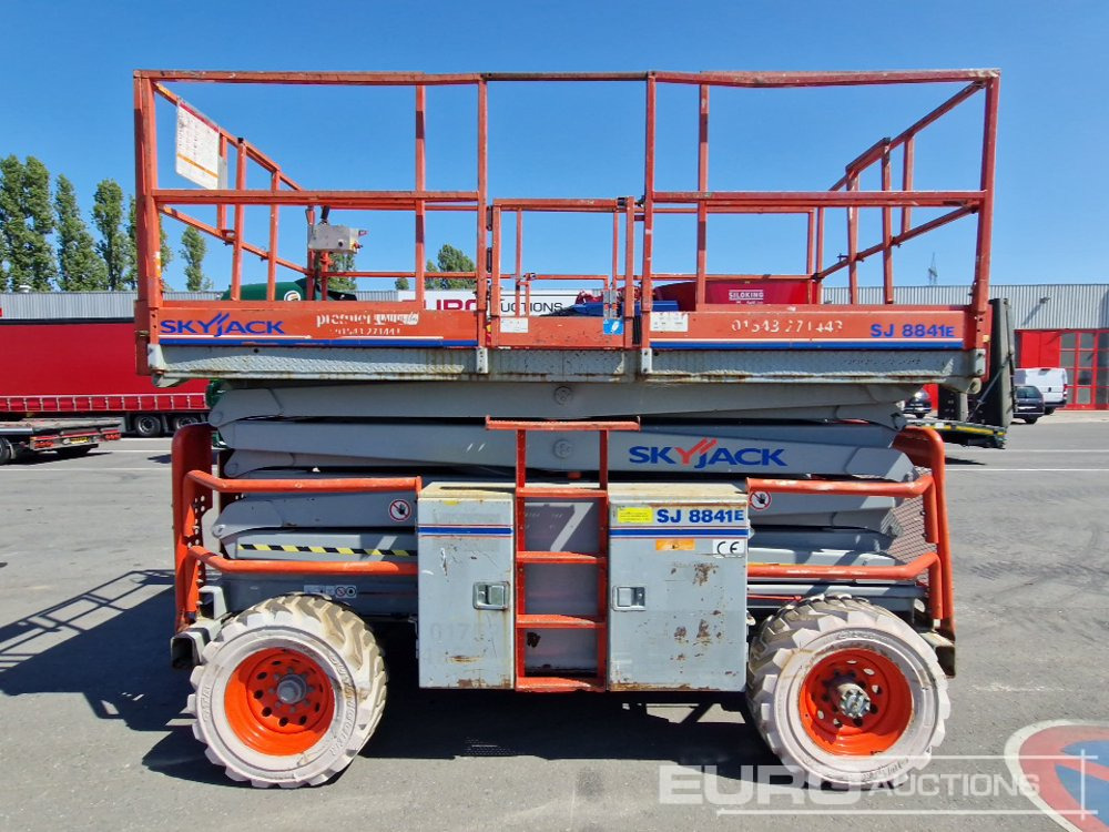 2011 SkyJack SJ8841E - Araçüstü platform: fotoğraf 5 2011 SkyJack SJ8841E - Araçüstü platform: fotoğraf 5