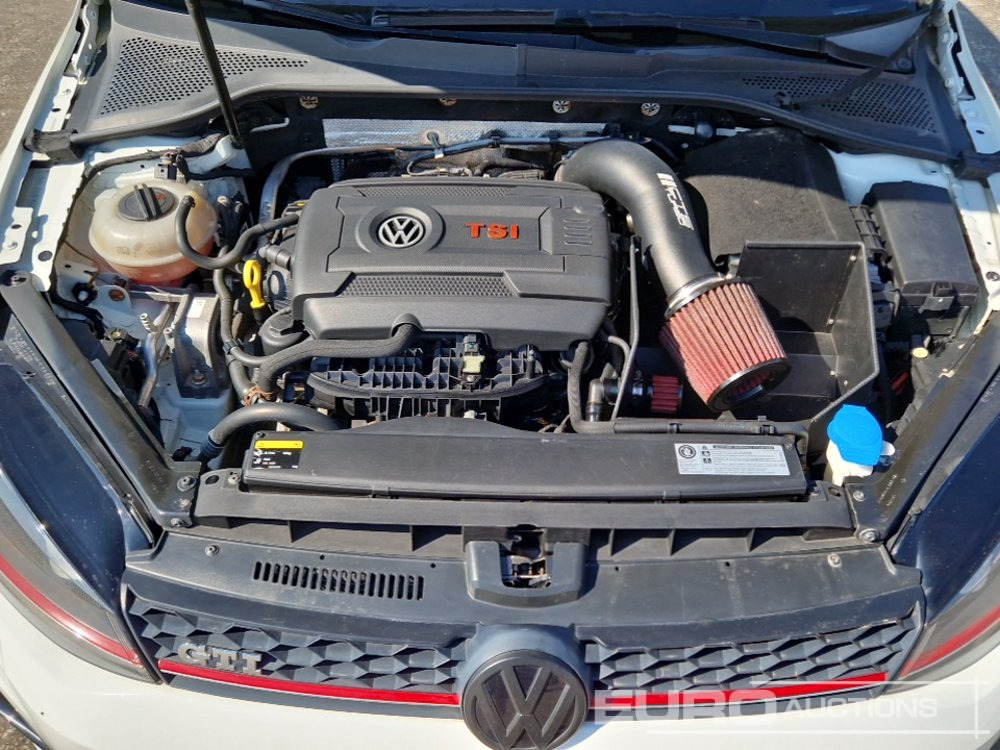 Binek araba 2017 Volkswagen Golf GTI: fotoğraf 13
