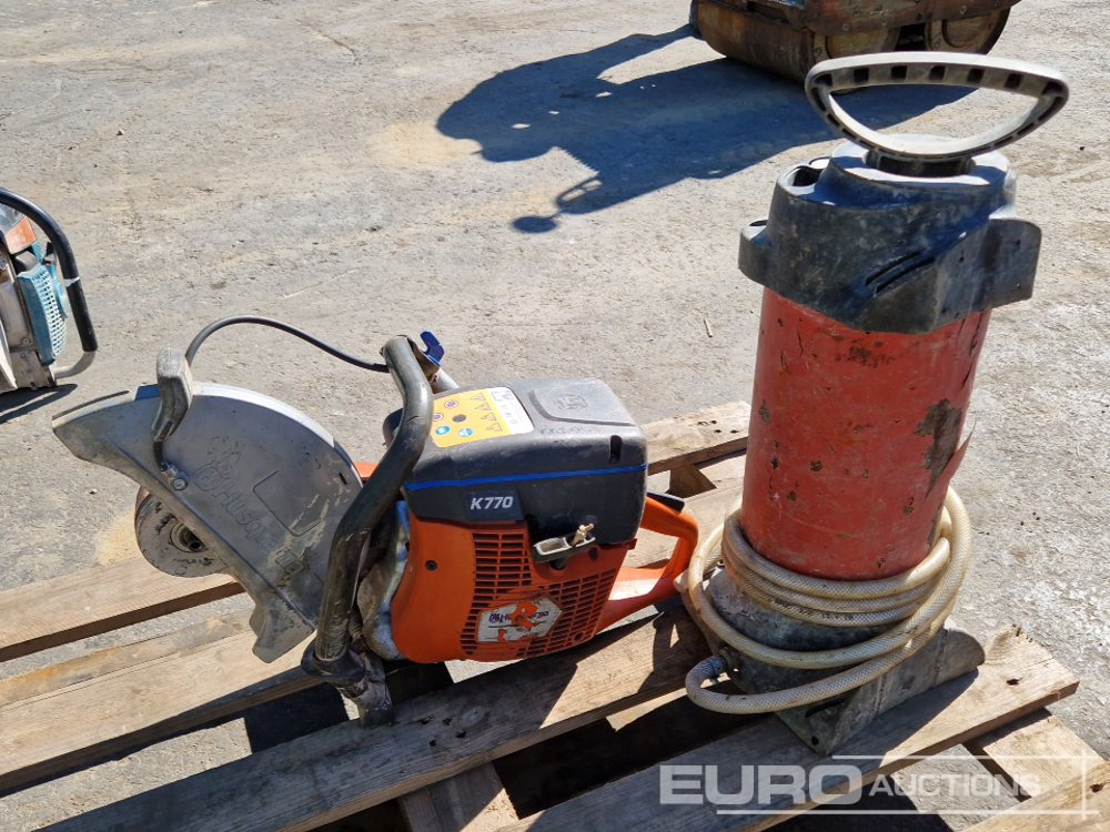 Husqvarna K770 Handheld Quickcut Saw with Water Sprayer - Asfalt döşeme aracı: fotoğraf 1 Husqvarna K770 Handheld Quickcut Saw with Water Sprayer - Asfalt döşeme aracı: fotoğraf 1
