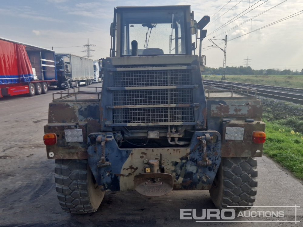 JCB 410M - Tekerlekli yükleyici: fotoğraf 4 JCB 410M - Tekerlekli yükleyici: fotoğraf 4