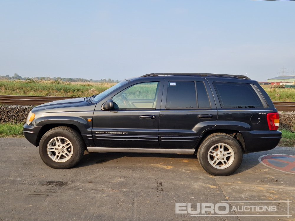 Jeep Grand Cherokee - SUV: fotoğraf 2 Jeep Grand Cherokee - SUV: fotoğraf 2