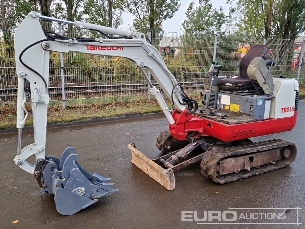 Takeuchi TB016 - Mini ekskavatör: fotoğraf 1 Takeuchi TB016 - Mini ekskavatör: fotoğraf 1