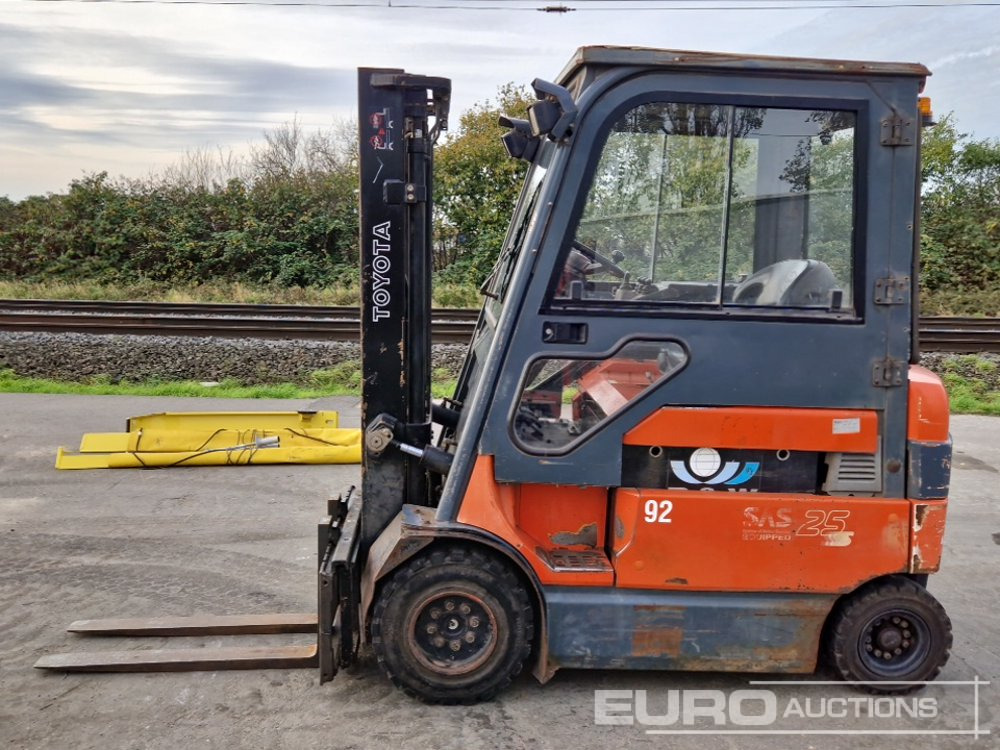 Toyota 7FBMF25 - Forklift: fotoğraf 2 Toyota 7FBMF25 - Forklift: fotoğraf 2