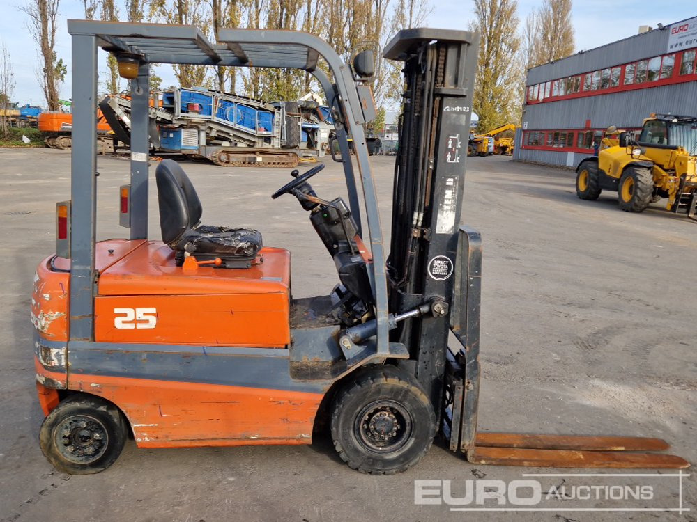 Toyota FBMF25 - Forklift: fotoğraf 5 Toyota FBMF25 - Forklift: fotoğraf 5