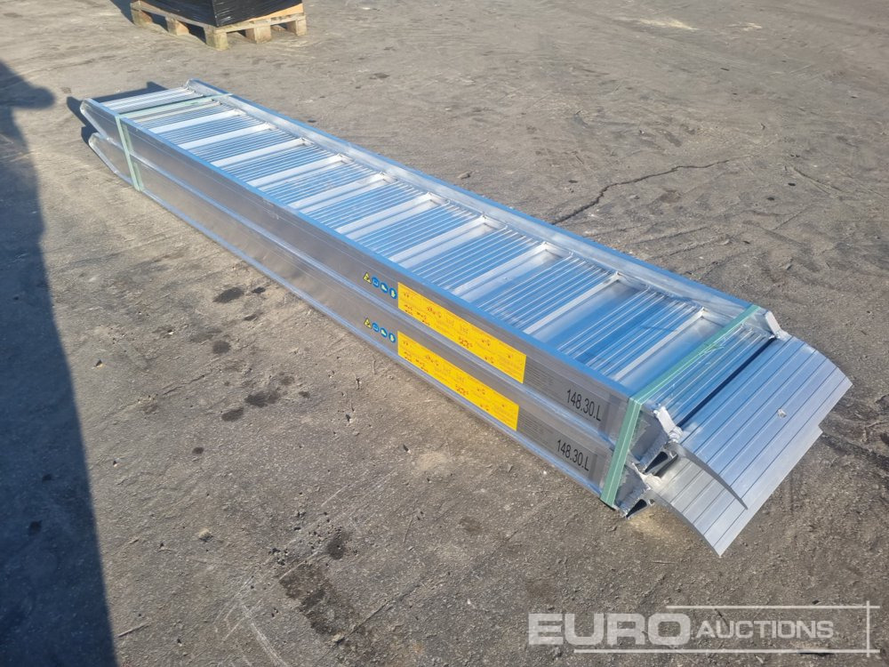 Unused 148.30L Aluminium Loading Rampes (2 of) 9000KG Capacity, 3000mm Length - Yükleme rampası: fotoğraf 2 Unused 148.30L Aluminium Loading Rampes (2 of) 9000KG Capacity, 3000mm Length - Yükleme rampası: fotoğraf 2