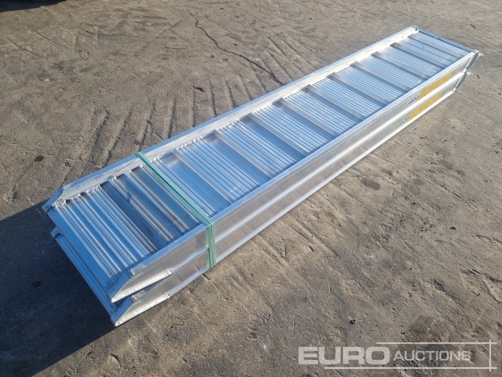 Unused 148.30L Aluminium Loading Rampes (2 of) 9000KG Capacity, 3000mm Length - Yükleme rampası: fotoğraf 1 Unused 148.30L Aluminium Loading Rampes (2 of) 9000KG Capacity, 3000mm Length - Yükleme rampası: fotoğraf 1