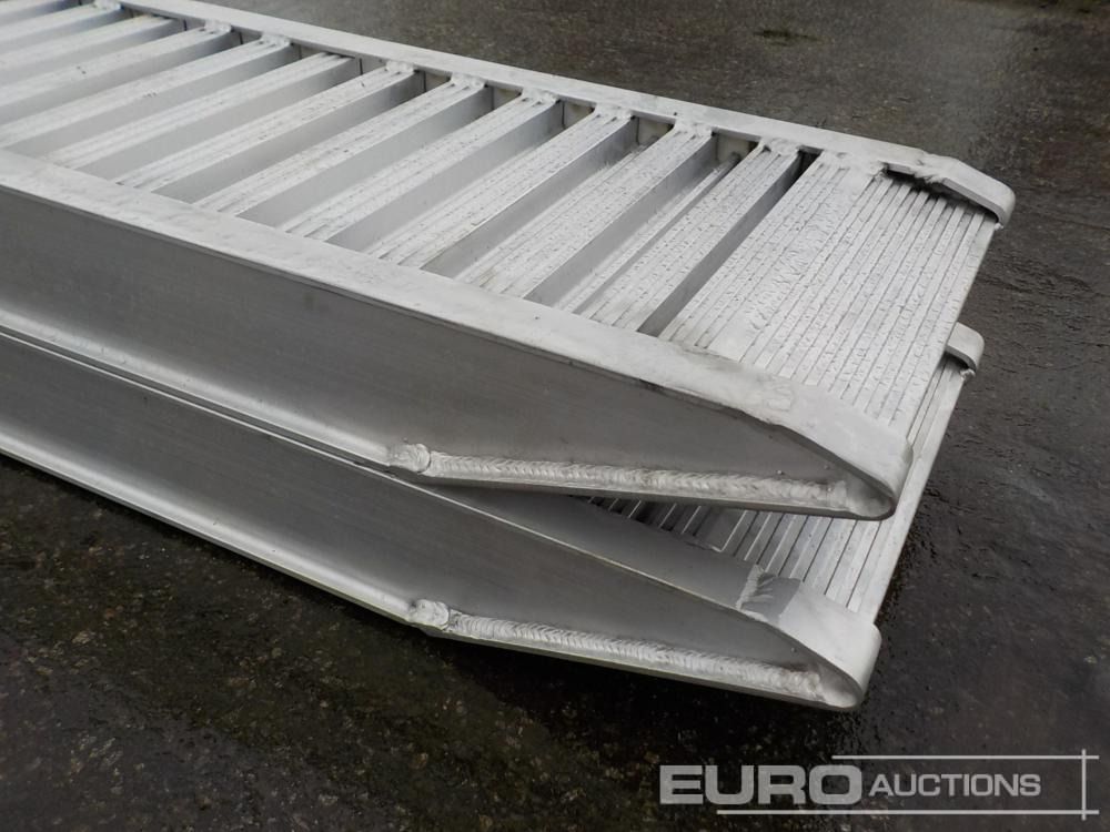Unused CLM 85.25 Aluminium Loading Ramps (2 of) 2920kg Capacity, 2500mm Length - Yükleme rampası: fotoğraf 3 Unused CLM 85.25 Aluminium Loading Ramps (2 of) 2920kg Capacity, 2500mm Length - Yükleme rampası: fotoğraf 3