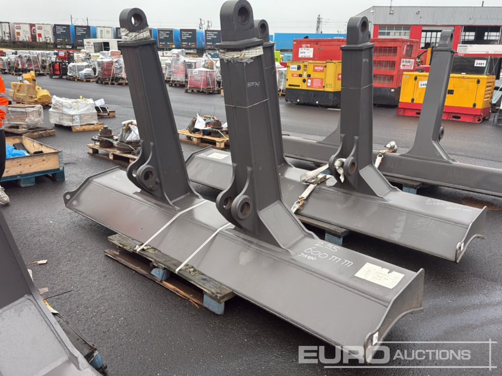 Dozer Blade to suit Volvo ECR235E - Yedek parça - Ekskavatör: fotoğraf 1 Dozer Blade to suit Volvo ECR235E - Yedek parça - Ekskavatör: fotoğraf 1